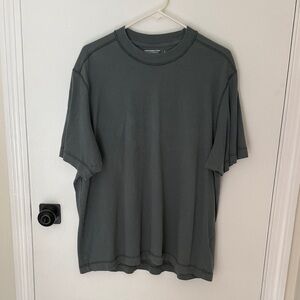 Abercrombie Men's Dark Green/Gray soft vintage T-Shirt. Size Large